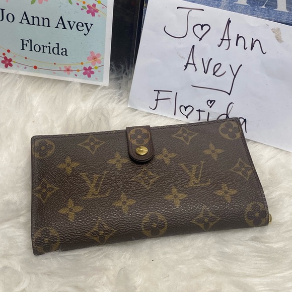 🤩MONOGRAM WALLET🤩 - Picture 1 of 16